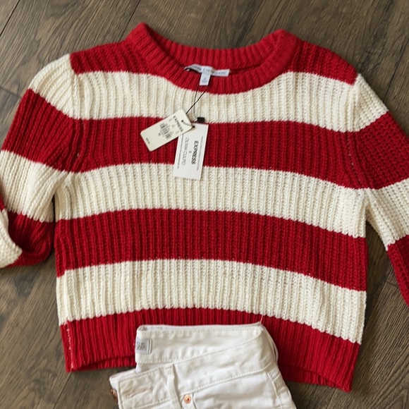 Express Sweater - Picture 2 of 3